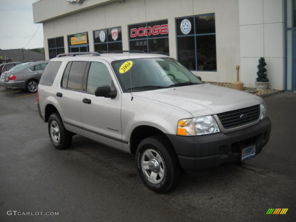 2004 Explorer XLS 4x4 - Silver Birch Metallic / Graphite photo #18