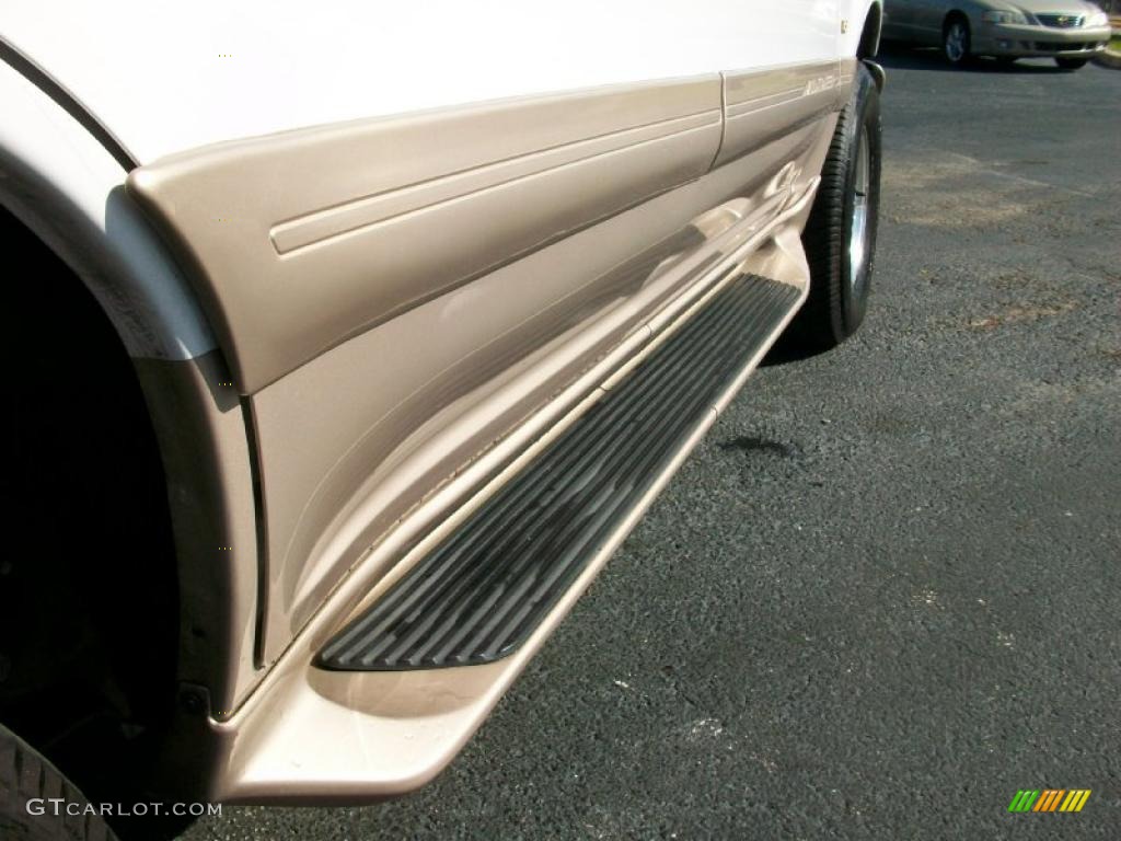 1999 Mountaineer  - Oxford White / Prairie Tan photo #15