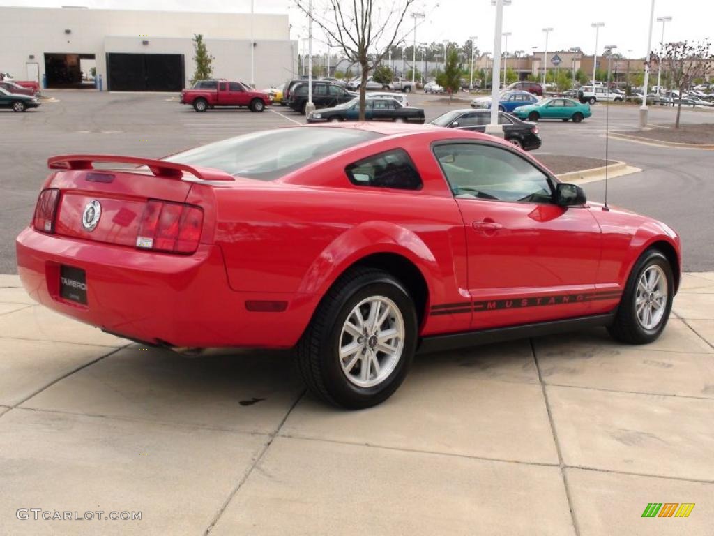 2006 Mustang V6 Premium Coupe - Torch Red / Red/Dark Charcoal photo #7
