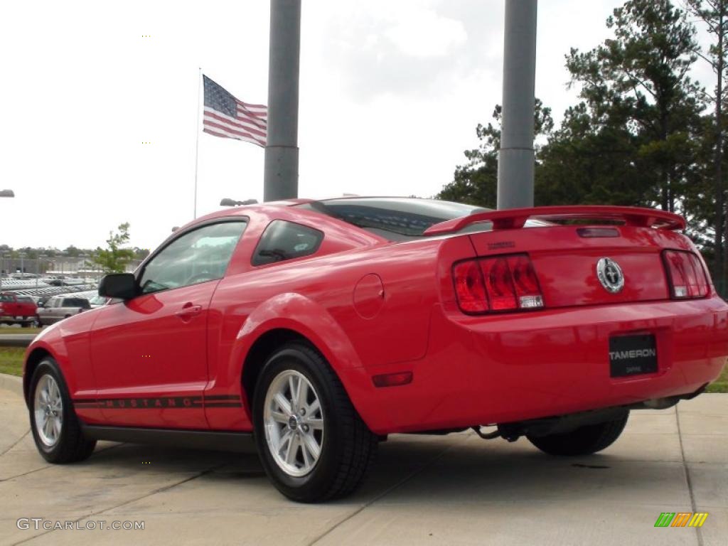 2006 Mustang V6 Premium Coupe - Torch Red / Red/Dark Charcoal photo #10