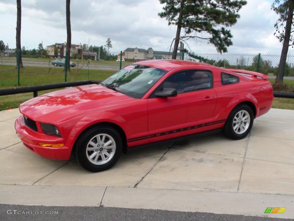 2006 Mustang V6 Premium Coupe - Torch Red / Red/Dark Charcoal photo #14