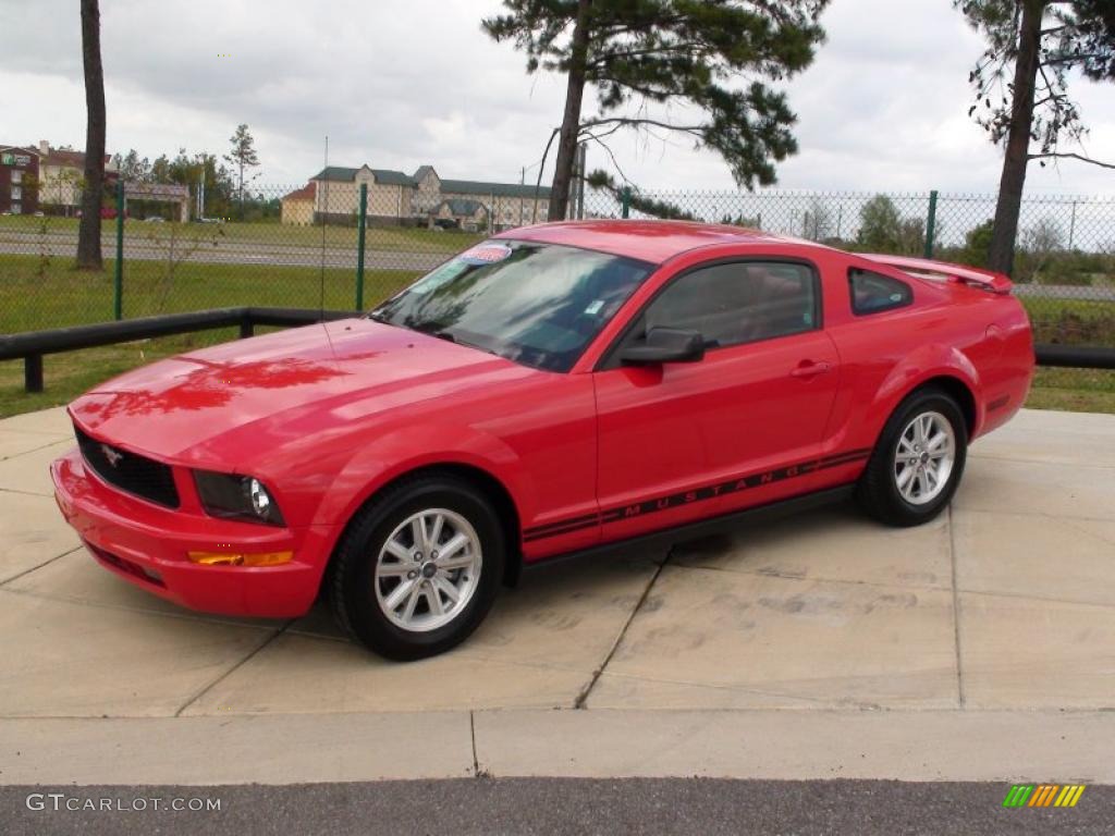 2006 Mustang V6 Premium Coupe - Torch Red / Red/Dark Charcoal photo #16