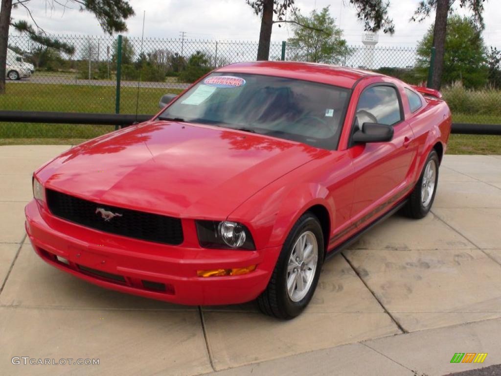 2006 Mustang V6 Premium Coupe - Torch Red / Red/Dark Charcoal photo #17