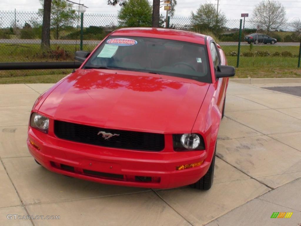 2006 Mustang V6 Premium Coupe - Torch Red / Red/Dark Charcoal photo #18