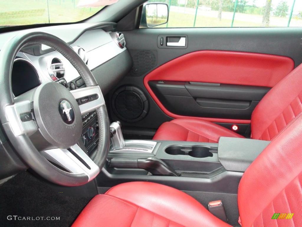 2006 Mustang V6 Premium Coupe - Torch Red / Red/Dark Charcoal photo #23