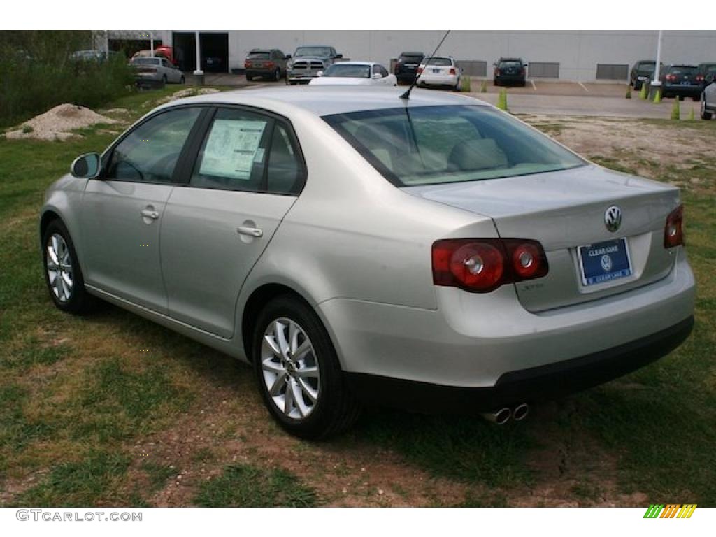 2010 Jetta Limited Edition Sedan - White Gold Metallic / Cornsilk Beige photo #2