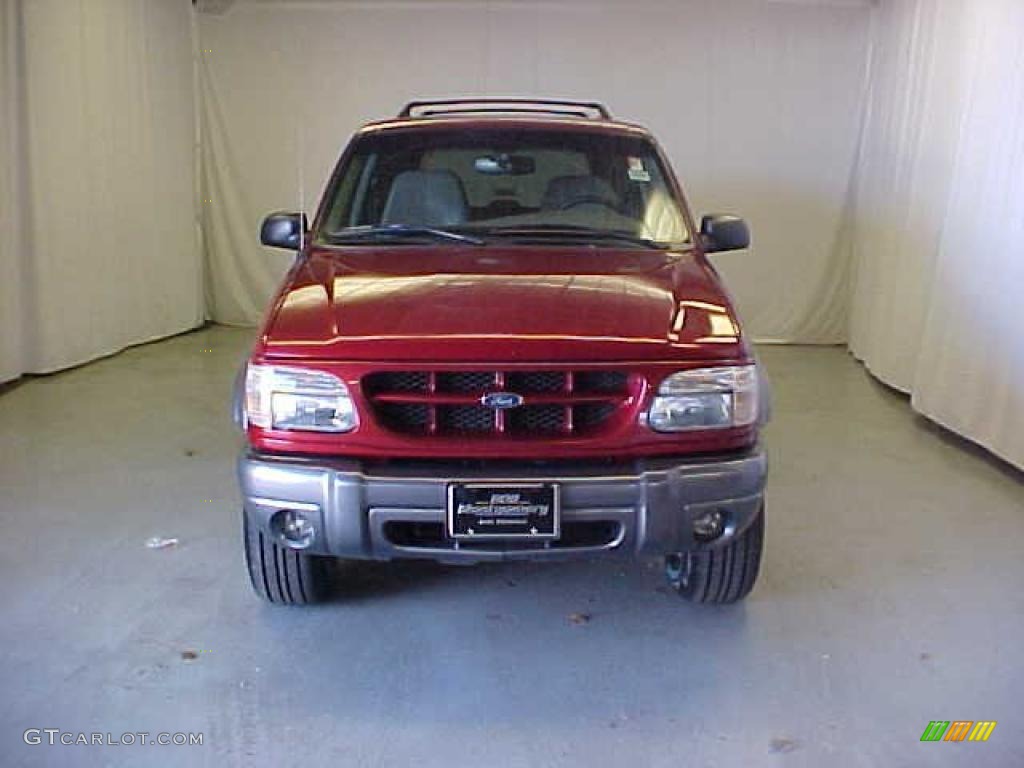 2000 Explorer XLT 4x4 - Toreador Red Metallic / Medium Graphite photo #2