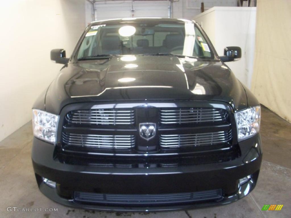 2010 Ram 1500 Sport Crew Cab 4x4 - Brilliant Black Crystal Pearl / Dark Slate Gray photo #13