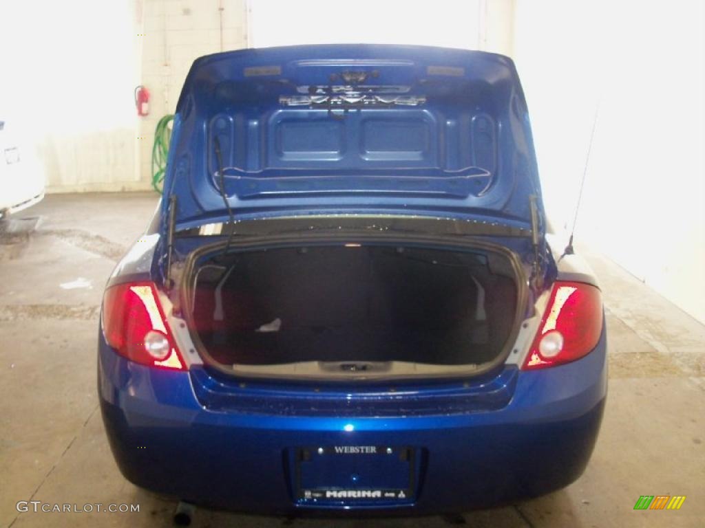 2005 Cobalt Sedan - Arrival Blue Metallic / Gray photo #16