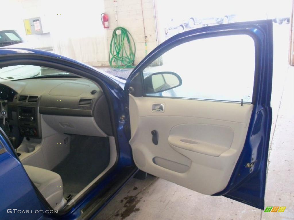 2005 Cobalt Sedan - Arrival Blue Metallic / Gray photo #19