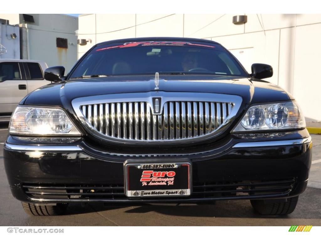 2007 Town Car Executive Limousine - Black / Black photo #2