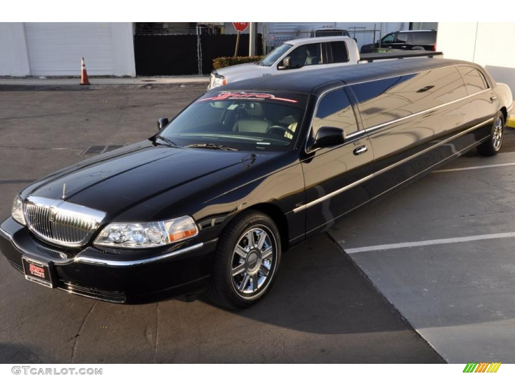 2007 Town Car Executive Limousine - Black / Black photo #3