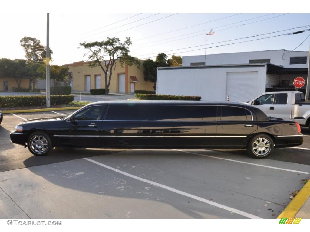2007 Town Car Executive Limousine - Black / Black photo #4