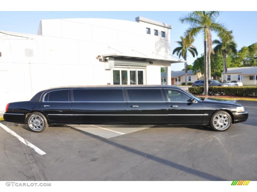2007 Town Car Executive Limousine - Black / Black photo #5