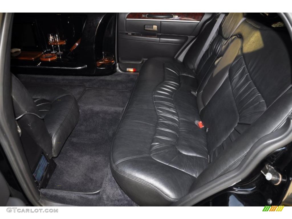 2007 Town Car Executive Limousine - Black / Black photo #6