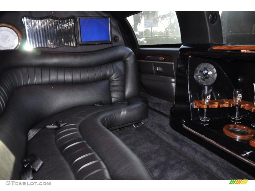 2007 Town Car Executive Limousine - Black / Black photo #10