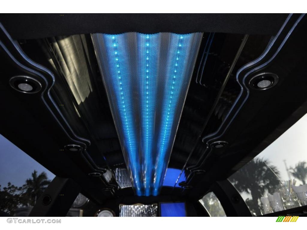 2007 Town Car Executive Limousine - Black / Black photo #12