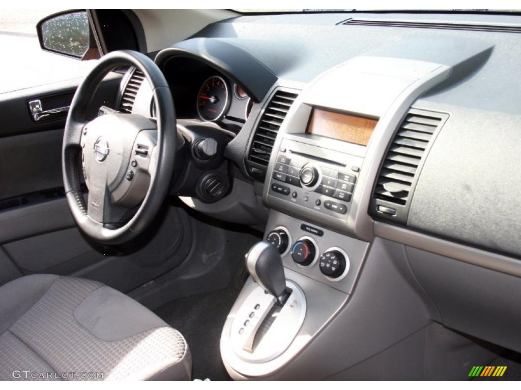 2008 Sentra 2.0 - Red Alert / Charcoal/Steel photo #17