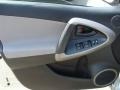Classic Silver Metallic - RAV4 4WD Photo No. 6