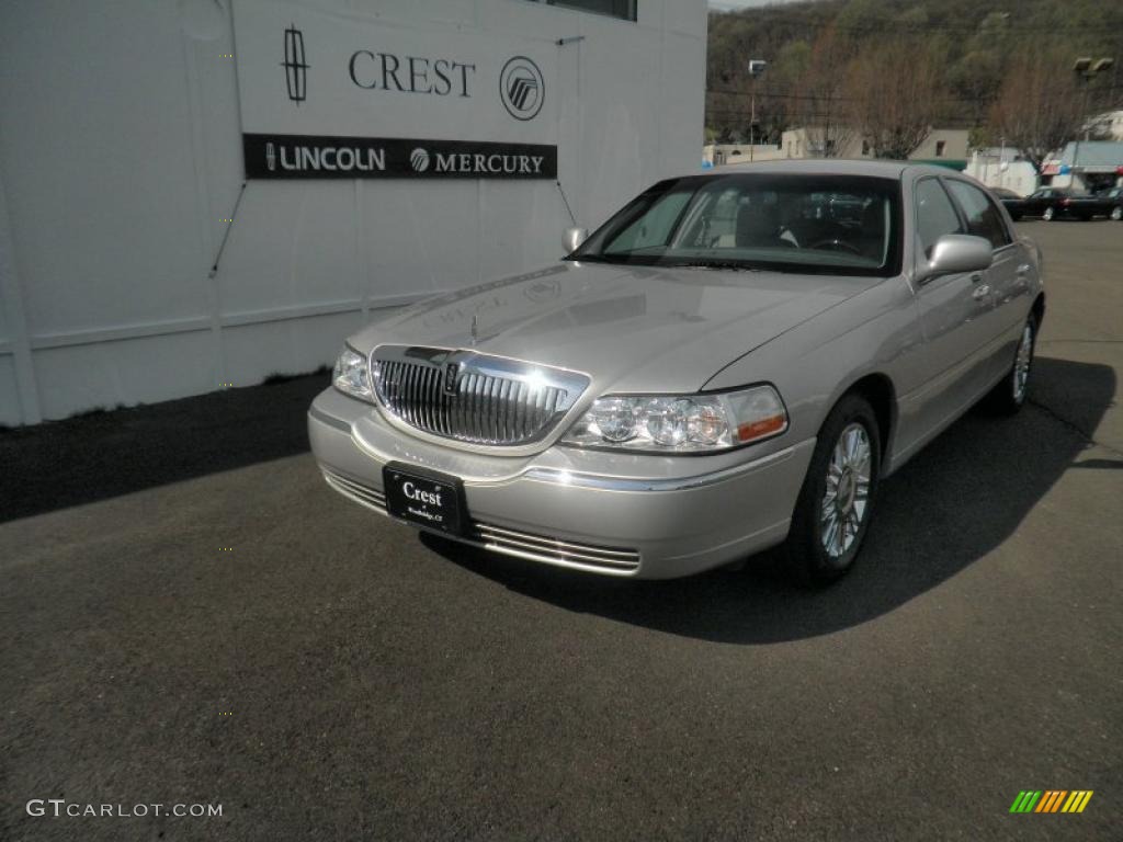 Silver Birch Metallic Lincoln Town Car