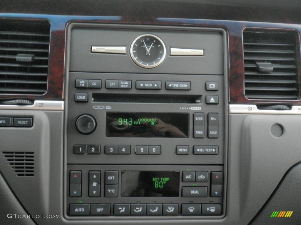 2009 Town Car Signature Limited - Silver Birch Metallic / Medium Light Stone photo #7