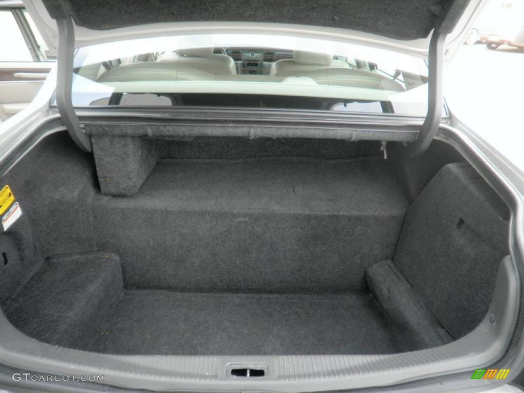 2009 Town Car Signature Limited - Silver Birch Metallic / Medium Light Stone photo #12