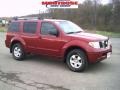 Red Brawn - Pathfinder S 4x4 Photo No. 23