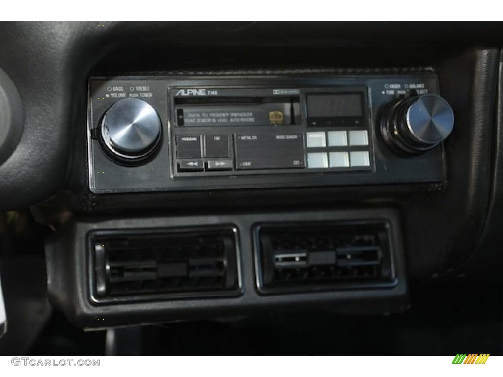 1983 308 GTSi Quattrovalvole - White / Black photo #35