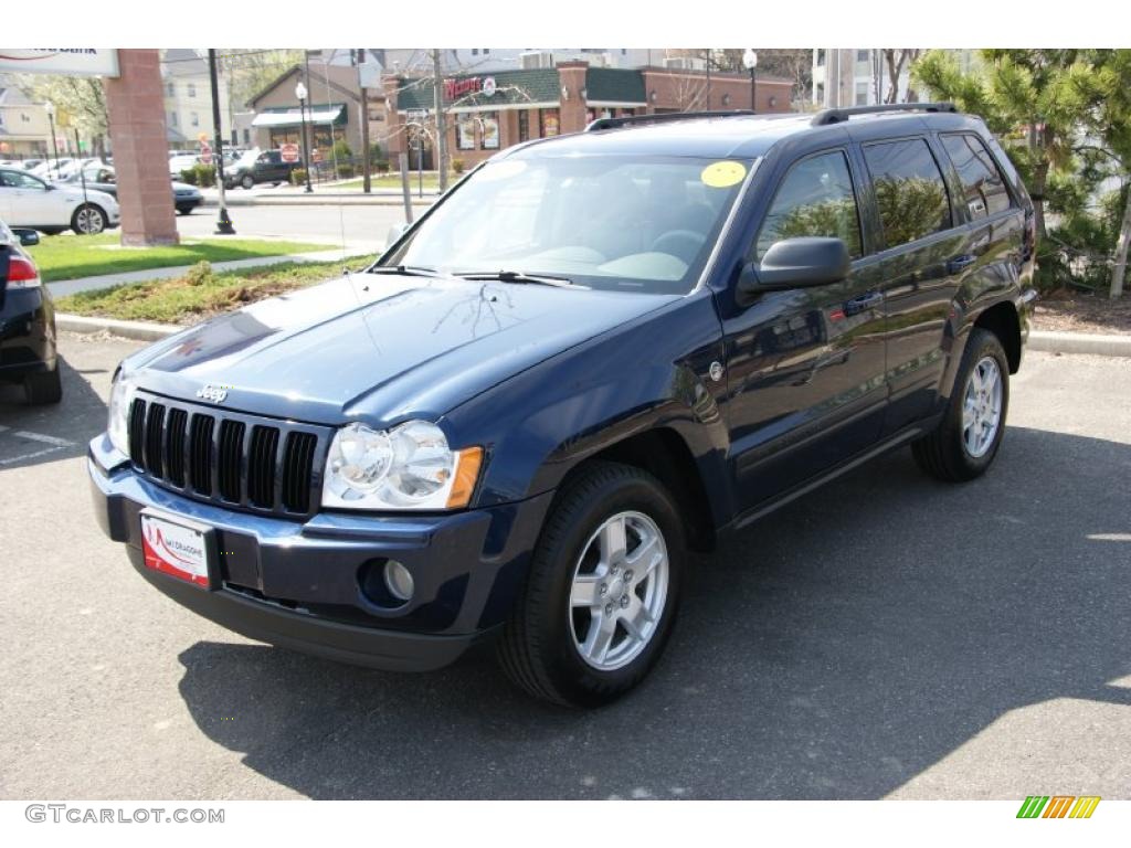 2006 Grand Cherokee Laredo 4x4 - Midnight Blue Pearl / Medium Slate Gray photo #1