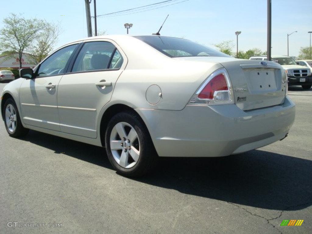 2008 Fusion SE - Light Sage Metallic / Camel photo #4