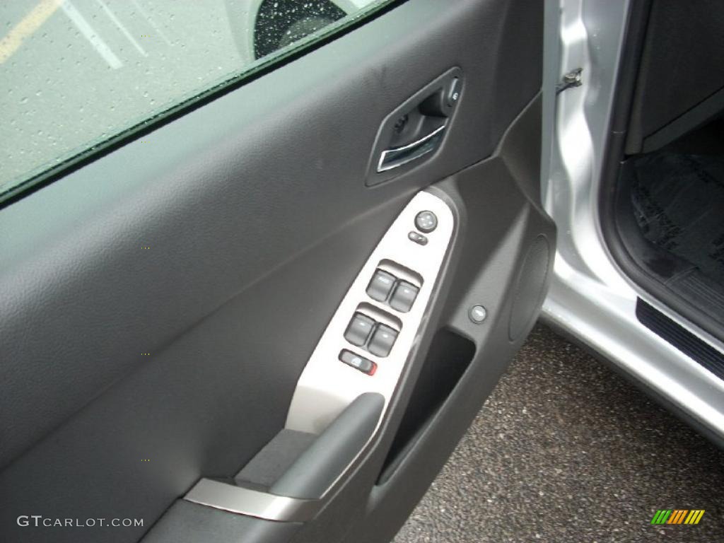 2007 G6 V6 Sedan - Liquid Silver Metallic / Ebony photo #6