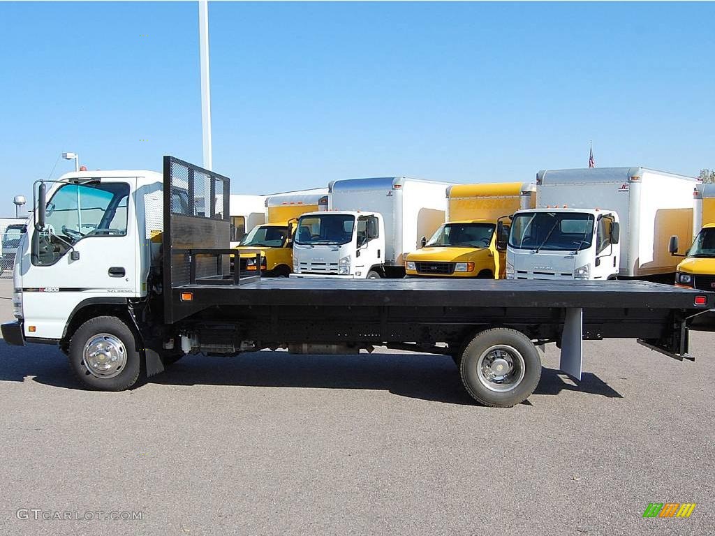 2006 W Series Truck W4500 Commercial Flat Bed Truck - White / Gray photo #4