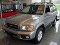 Sierra Silver Metallic - Pathfinder LE 4x4 Photo No. 1