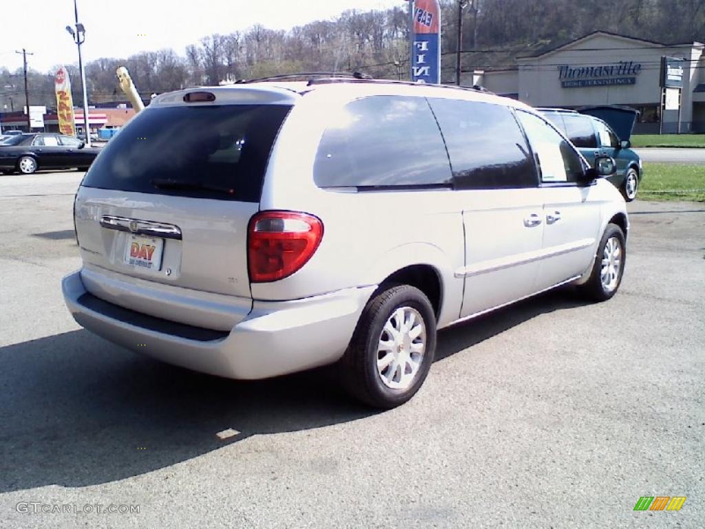 2002 Town & Country EX - Bright Silver Metallic / Taupe photo #2