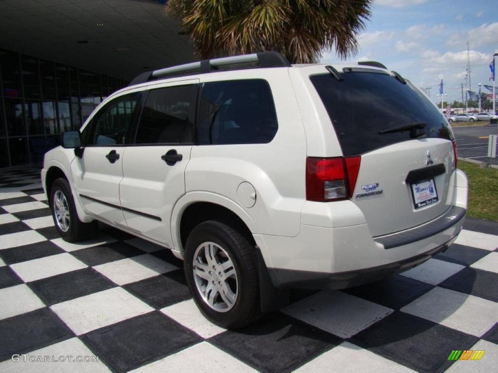 2006 Endeavor LS AWD - Dover White Pearl / Sand Blast Beige photo #9