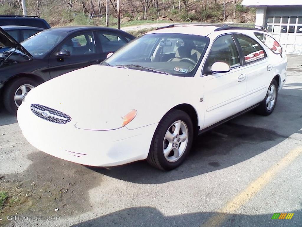 Vibrant White Ford Taurus