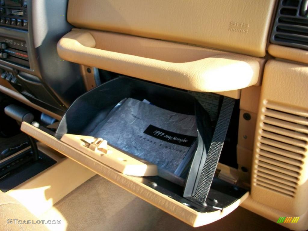 1998 Wrangler Sport 4x4 - Deep Amethyst Pearl / Khaki photo #12