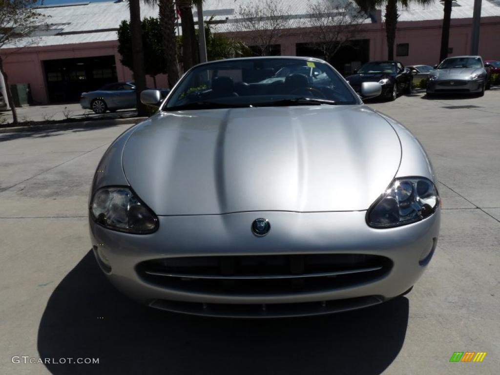 2005 XK XK8 Convertible - Platinum Silver Metallic / Charcoal photo #2