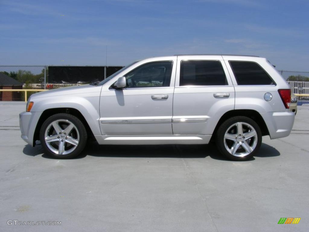 2007 Grand Cherokee SRT8 4x4 - Bright Silver Metallic / Medium Slate Gray photo #8