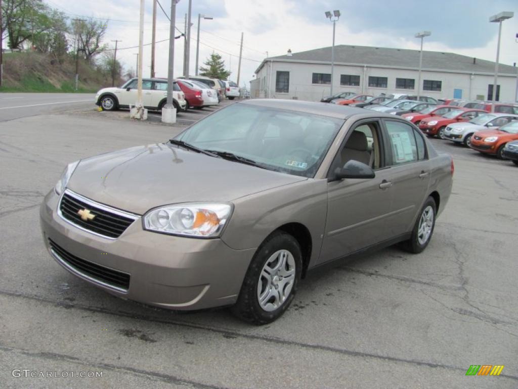 2007 Malibu LS Sedan - Amber Bronze Metallic / Cashmere Beige photo #6