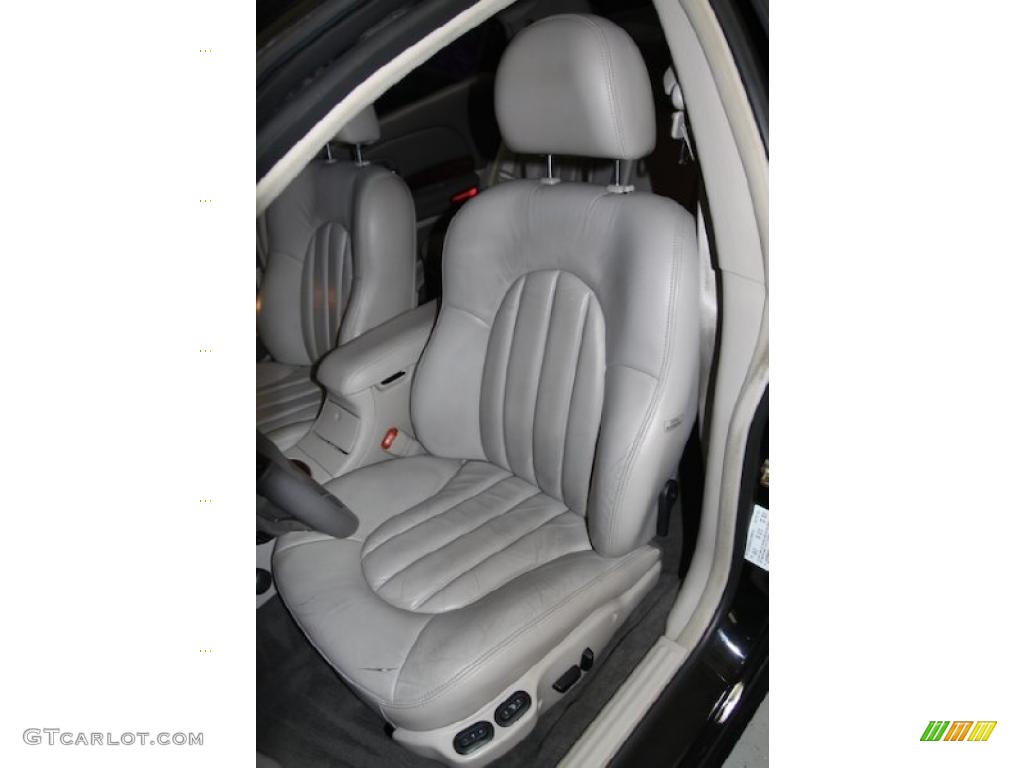 2002 Chrysler Concorde Limited Front Seat Photo #28332049