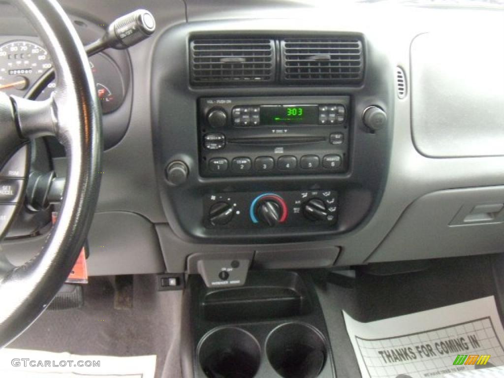 2003 B-Series Truck B3000 Cab Plus - Sunburst Red Metallic / Medium Dark Flint photo #17