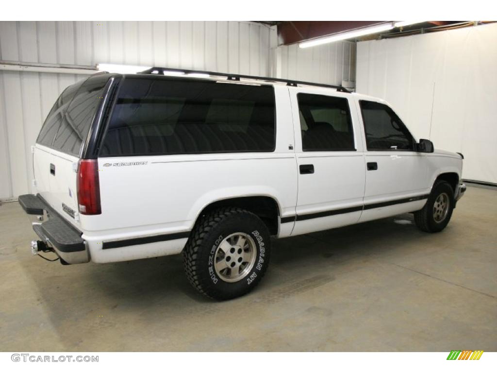 1995 Suburban C1500 LS - White / Blue photo #5