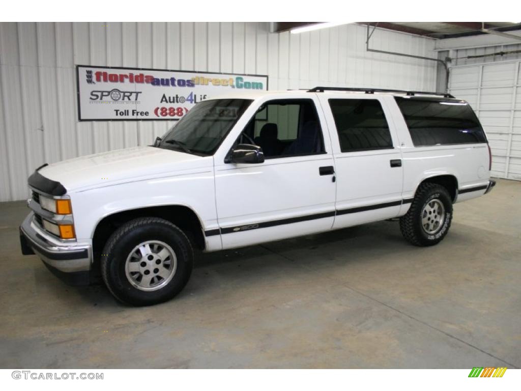 1995 Suburban C1500 LS - White / Blue photo #8