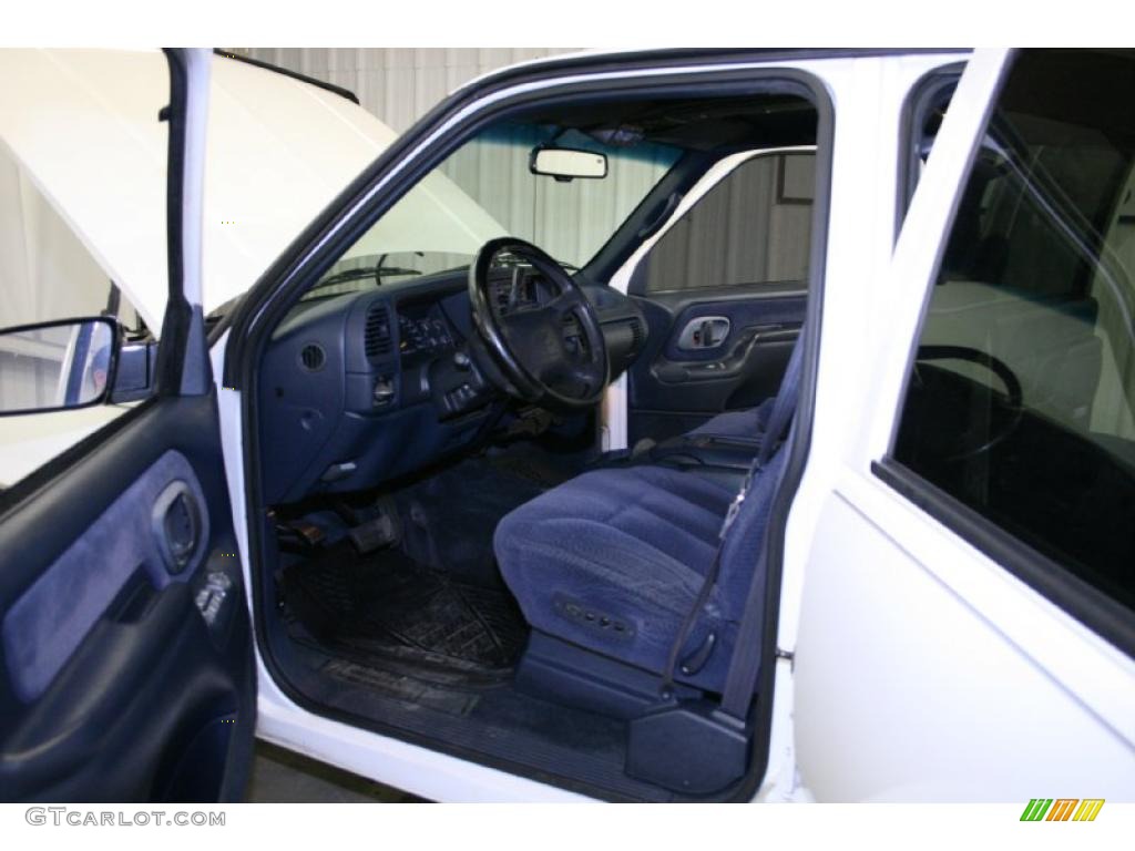 1995 Suburban C1500 LS - White / Blue photo #14