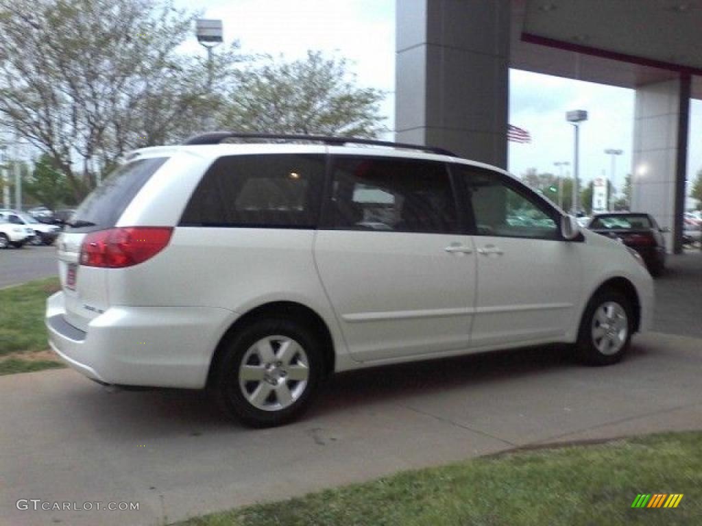 2006 Sienna XLE - Arctic Frost Pearl / Stone Gray photo #17