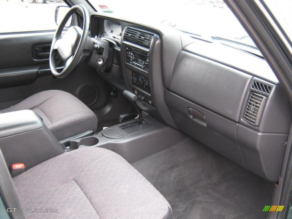 2000 Cherokee Classic 4x4 - Medium Fern Green Metallic / Camel Beige photo #7