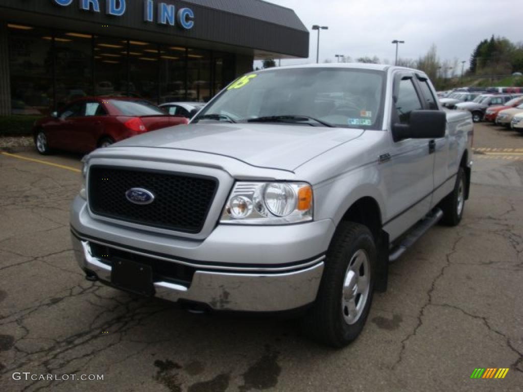 2005 F150 XLT SuperCab 4x4 - Silver Metallic / Medium Flint Grey photo #11