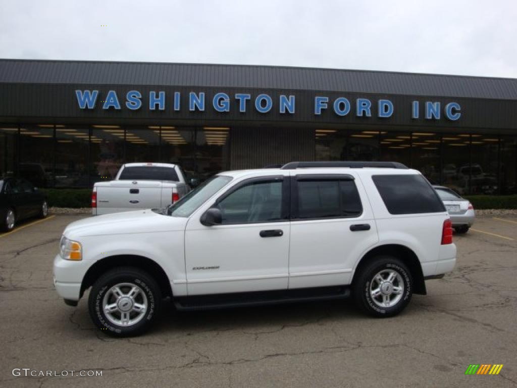 2005 Explorer XLT 4x4 - Oxford White / Graphite photo #1