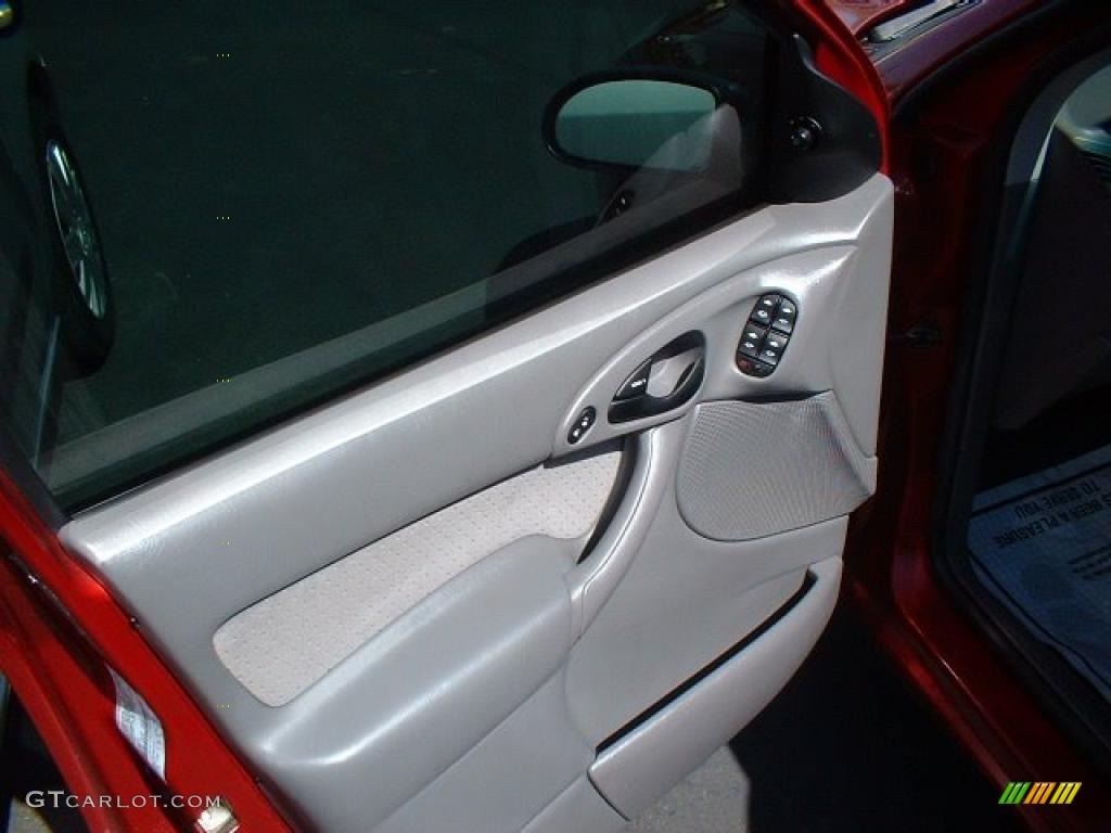 2003 Focus ZTW Wagon - Sangria Red Metallic / Medium Graphite photo #9